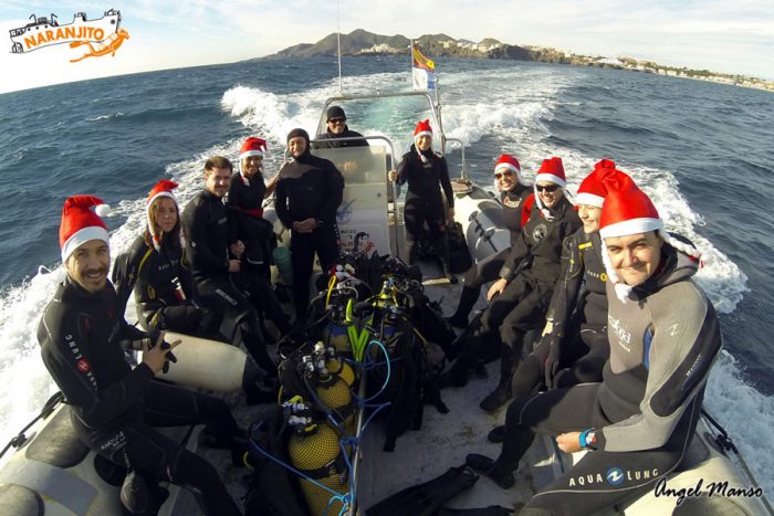 Buceo Naranjito inmersión en Navidad en barco